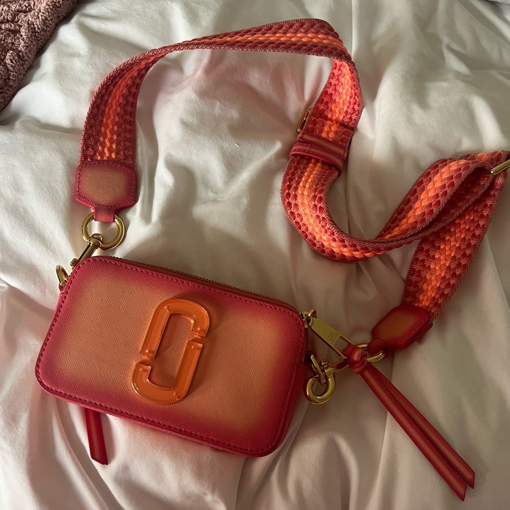 Pink Marc Jacob’s Snapshot bag
